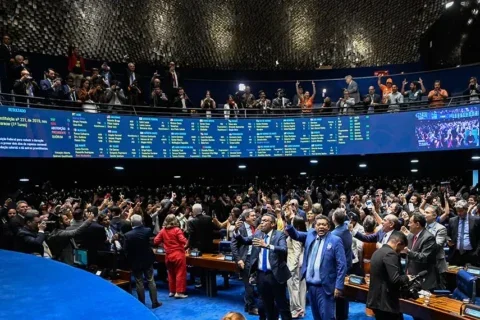 escala 6x1 senado