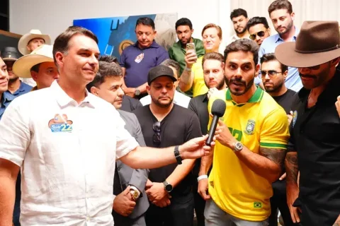 flavio bolsonaro e cantores sertanejos