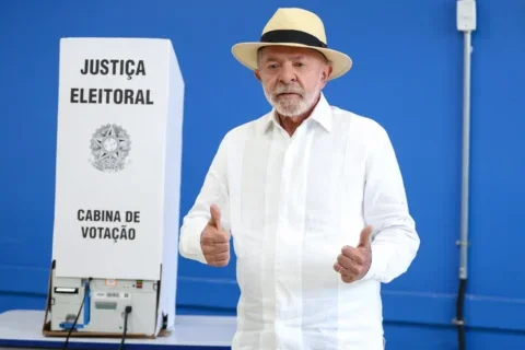 lula votando