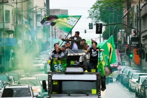 moro ponta grossa carreata flavio bolsonaro
