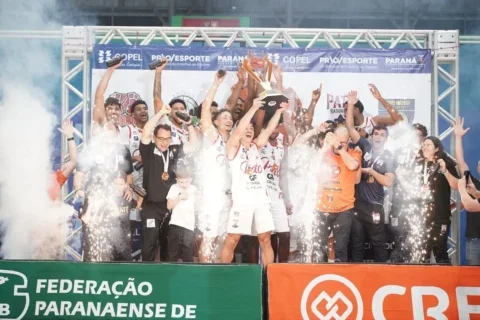 pato basquete octacampeão