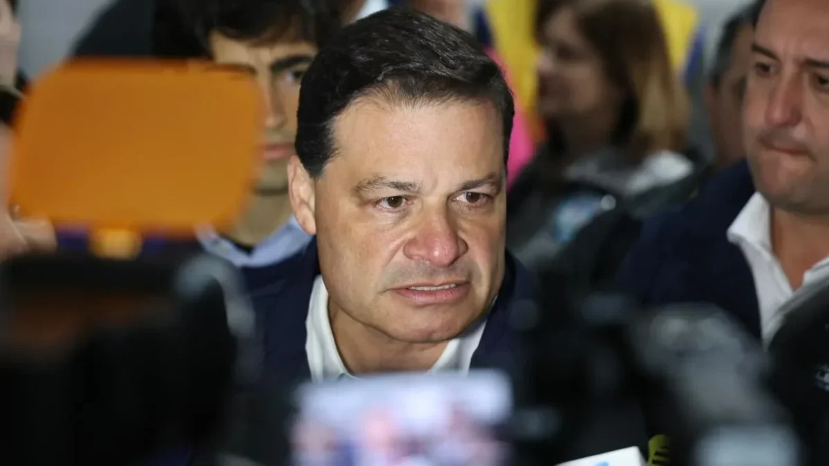 sandro alex votando ponta grossa