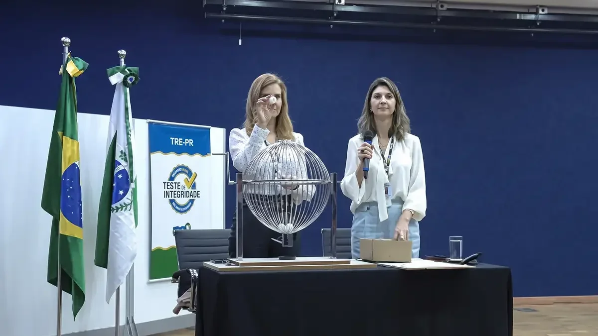TRE-PR define 35 urnas para auditoria neste domingo