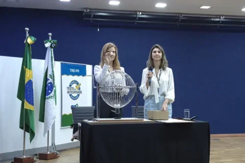 TRE-PR define 35 urnas para auditoria neste domingo